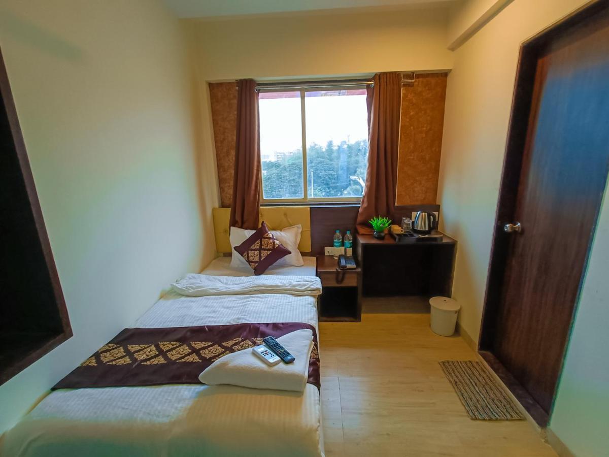 City Air Pune Luaran gambar