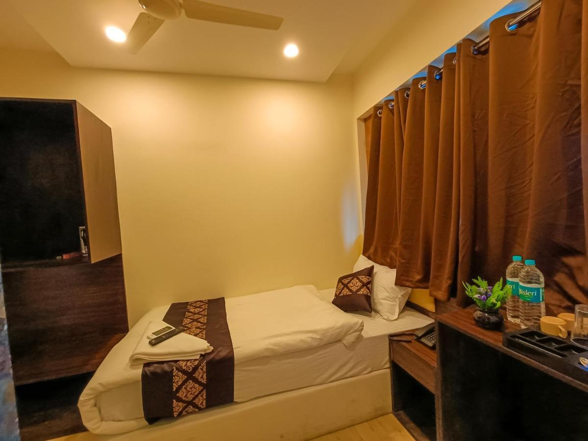 City Air Pune Luaran gambar